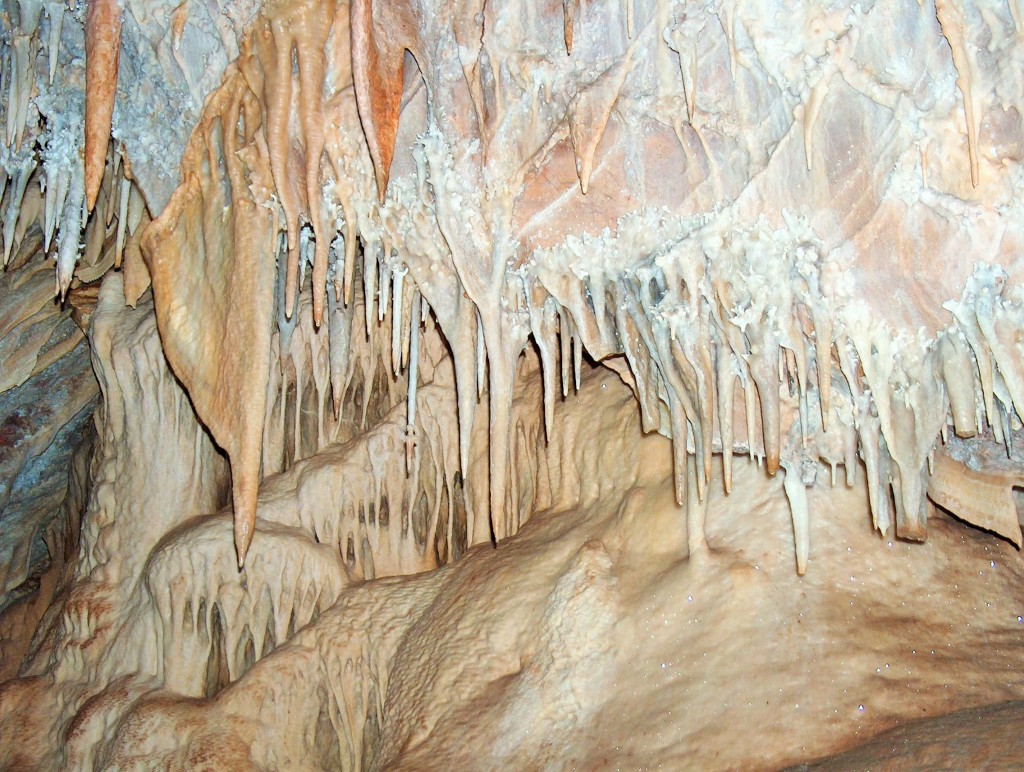 Monumento Natural Cuevas de Fuentes de León, Badajoz