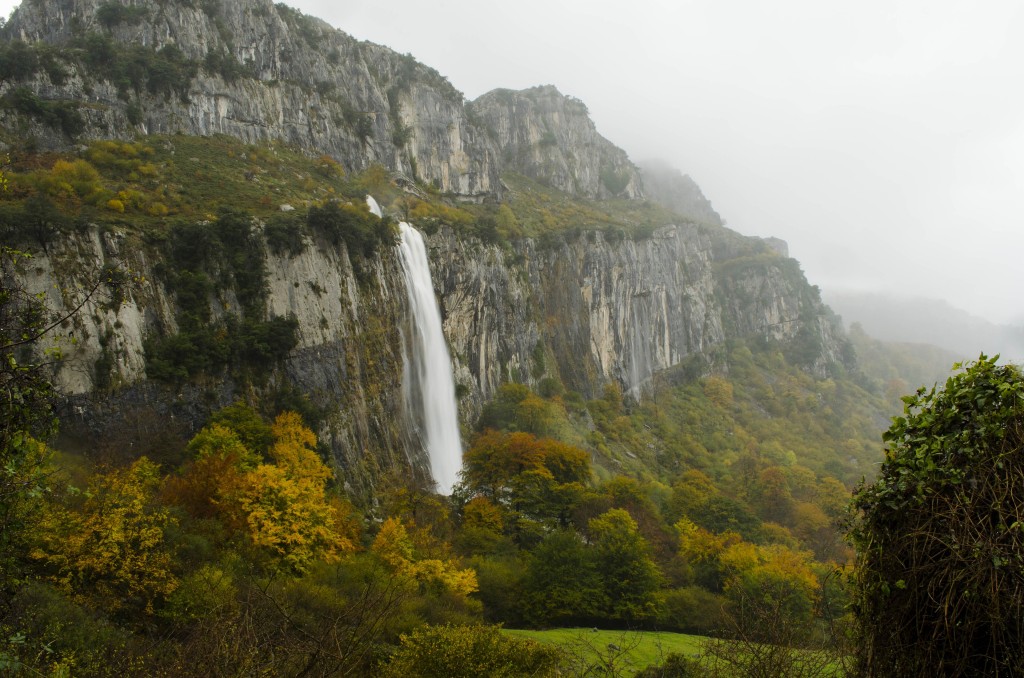 Senderismo en el Parque Natural Collados del Asón, Cantabria