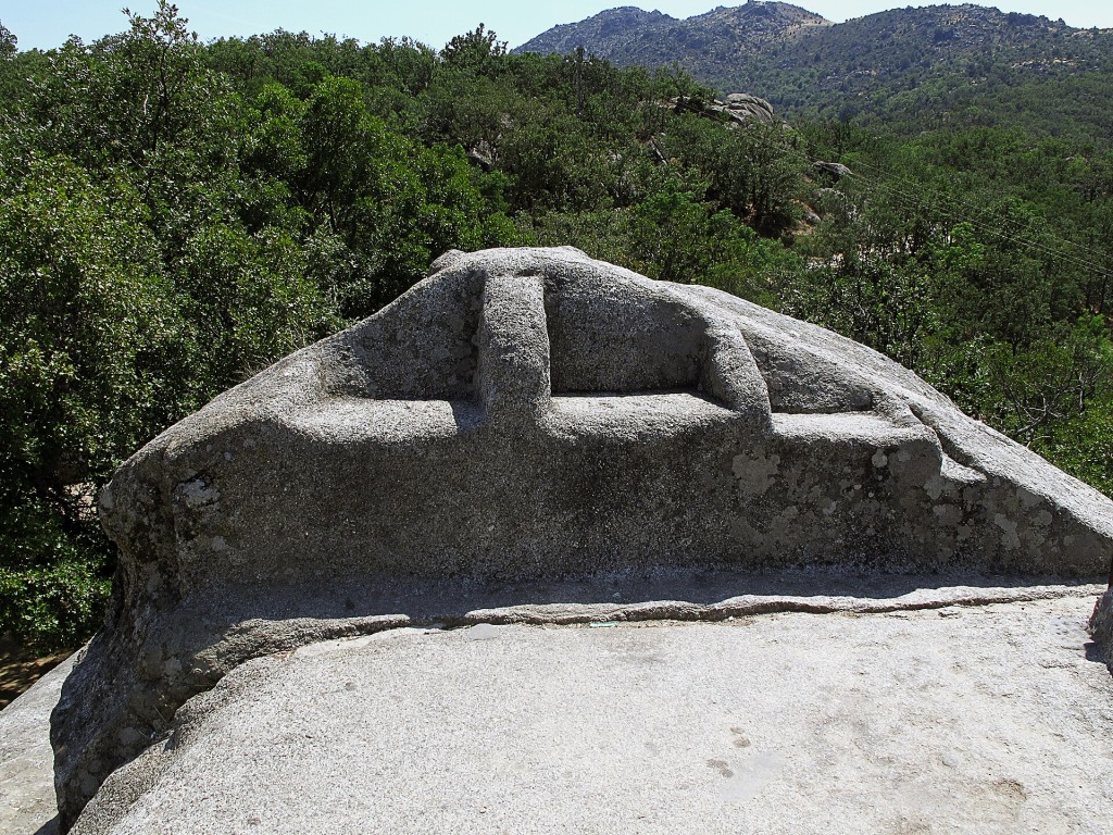 Bosque de La Herrería, Silla de Felipe II y monte Abantos