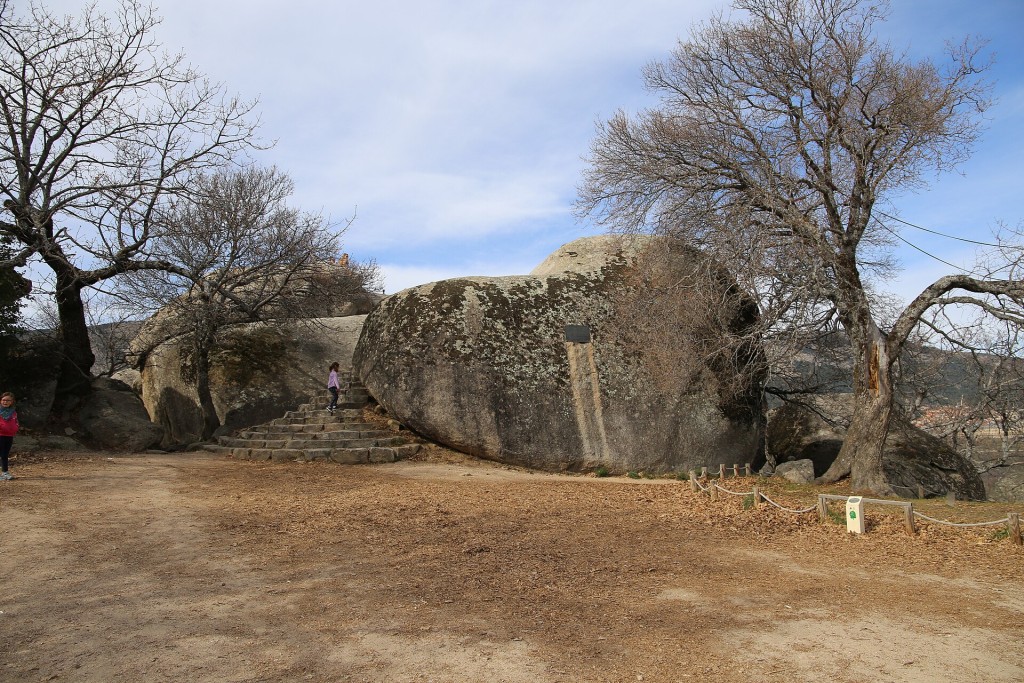 Bosque de La Herrería, Silla de Felipe II y monte Abantos