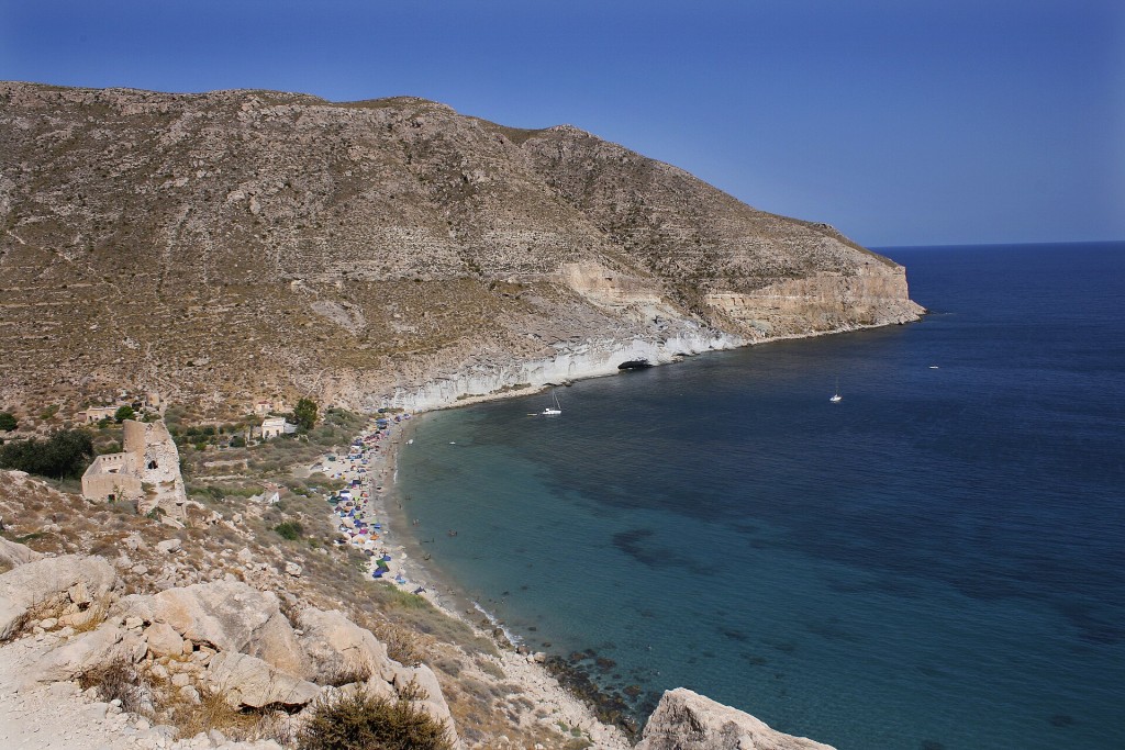 Cala de San Pedro desde Las Negras, a pie o en barco