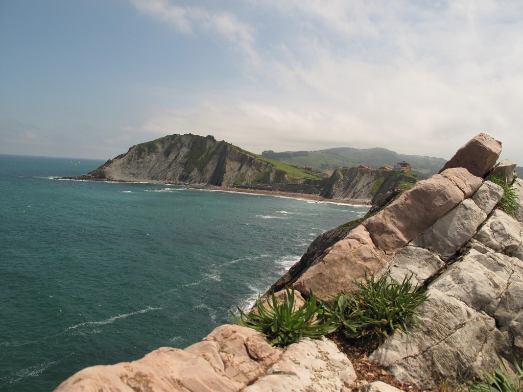 Flysch de Zumaia, Deba y Mutriku: a pie y en barco