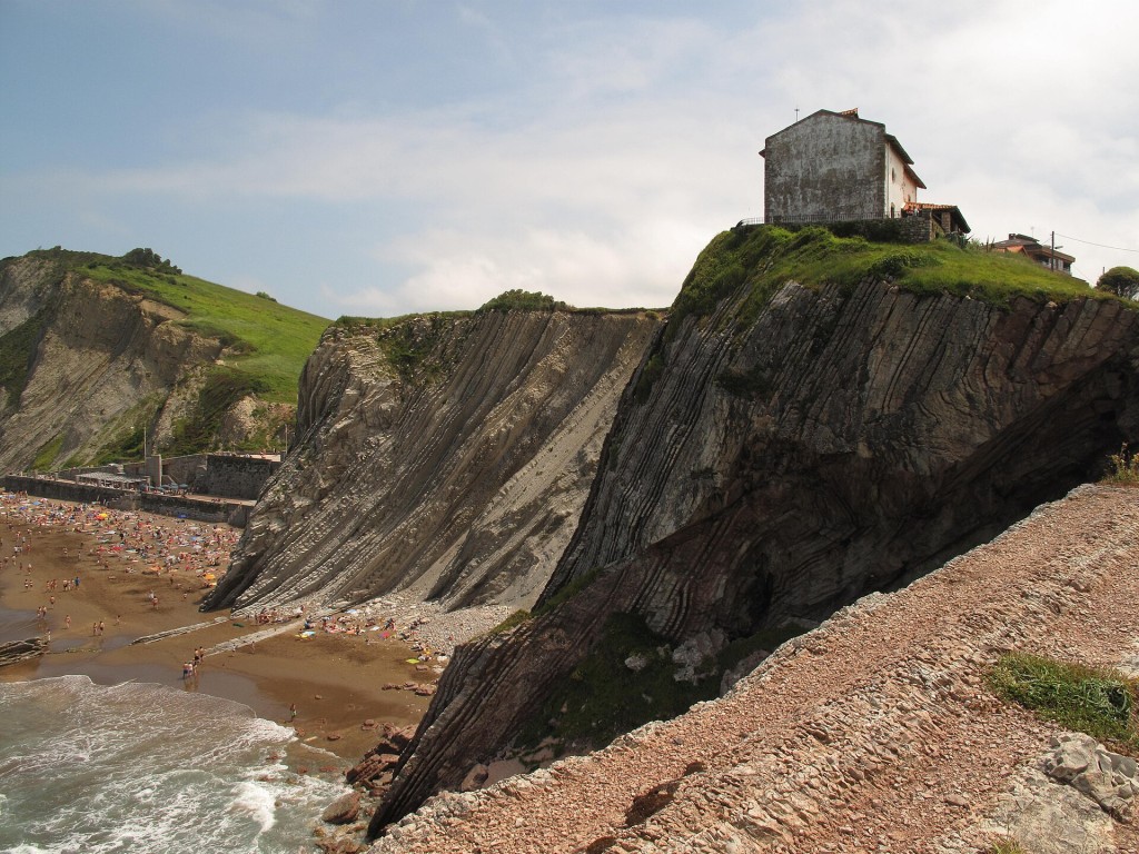 Flysch de Zumaia, Deba y Mutriku: a pie y en barco
