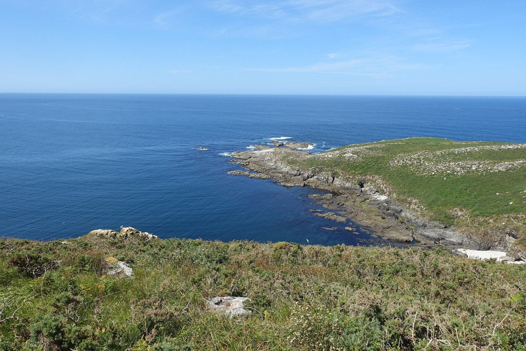 Isla de Ons: rutas a pie y el Buraco do Inferno