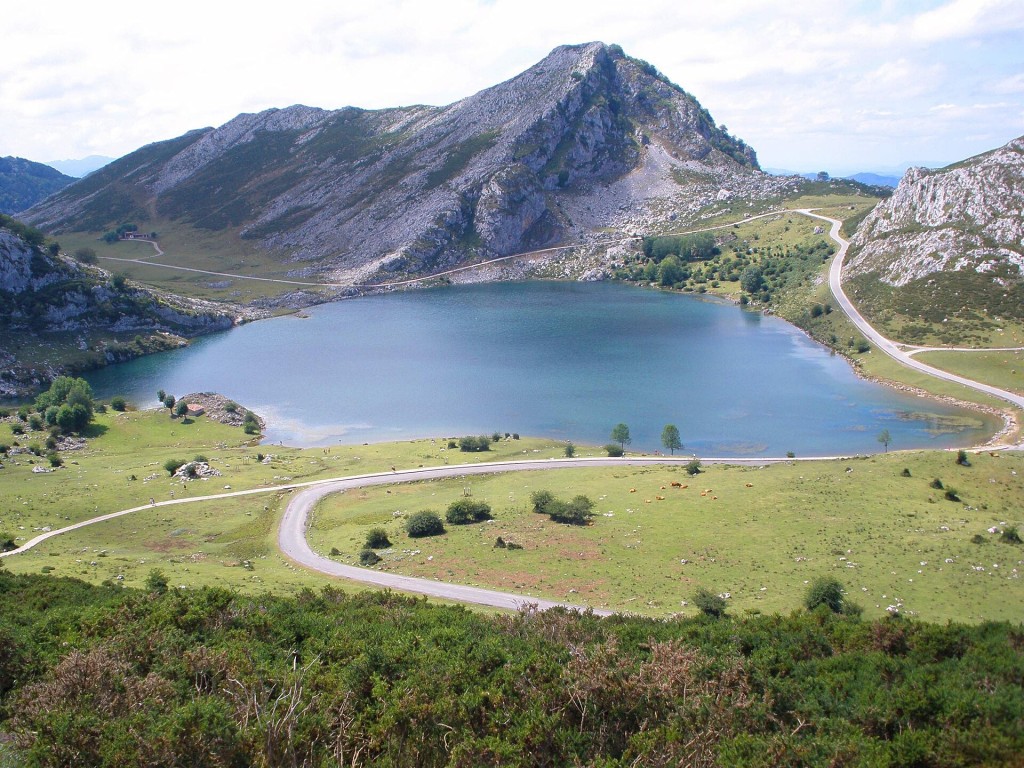 Lagos de Covadonga: Enol y Ercina (acceso regulado)