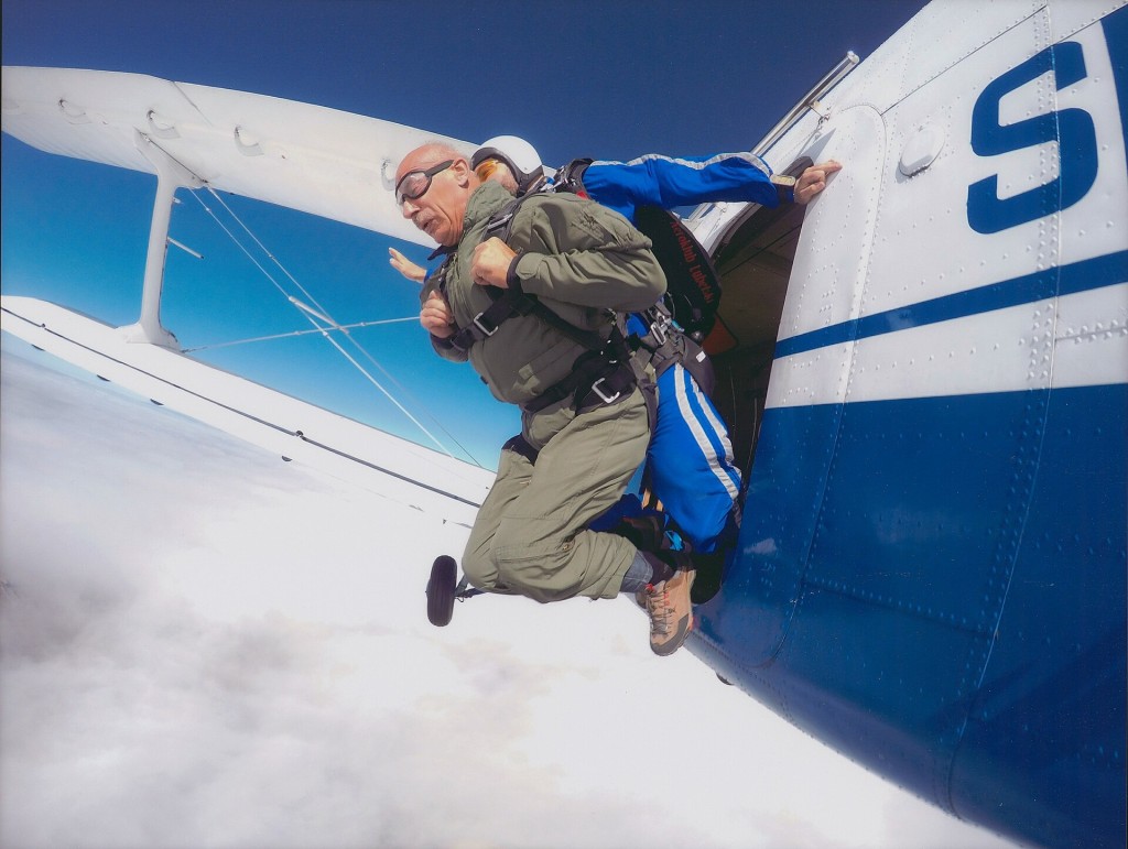Paracaidismo en el Pirineo: salto en tándem desde Jaca