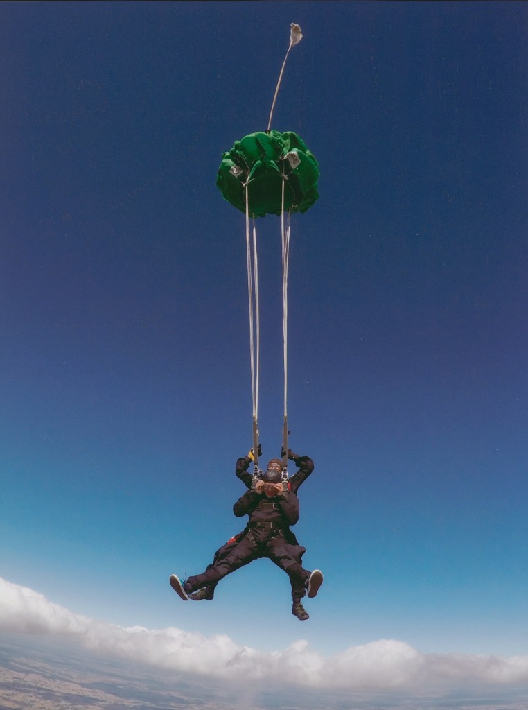 Paracaidismo en Empuriabrava: salto en tándem sobre la Costa Brava