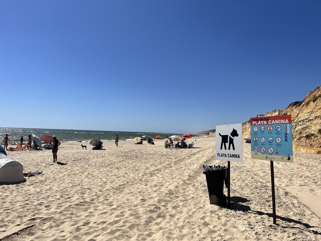 Playa canina de Almonte, en la costa de Doñana