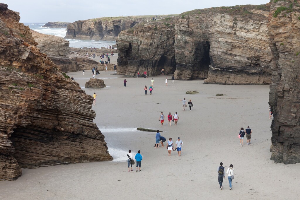 Playa de As Catedrais, Ribadeo (con reserva en temporada)