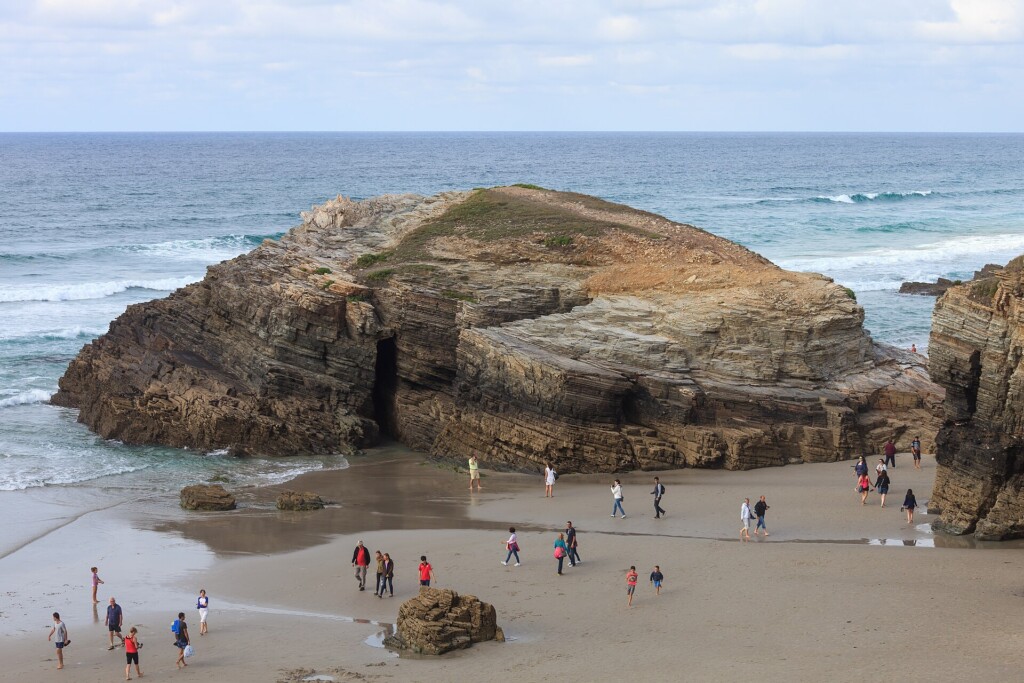 Playa de As Catedrais, Ribadeo (con reserva en temporada)
