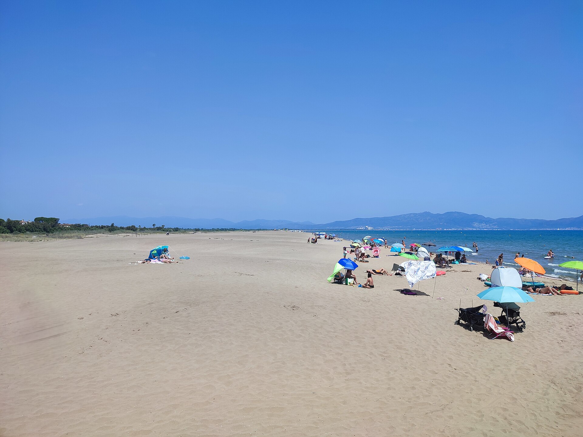 Playa de Sant Pere Pescador, en la bahía de Roses