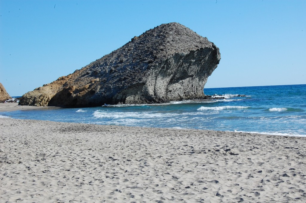 Playas de Mónsul y los Genoveses, San José